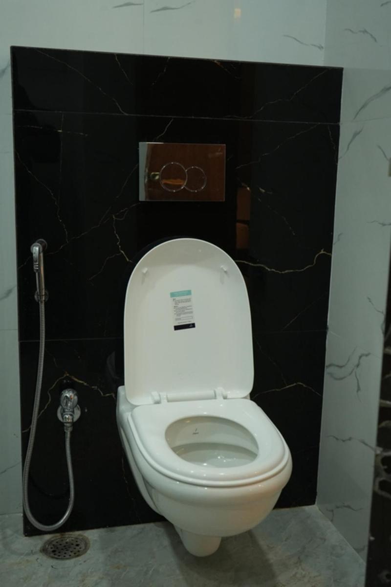 Hotel Golden Palace Лакнау Екстериор снимка